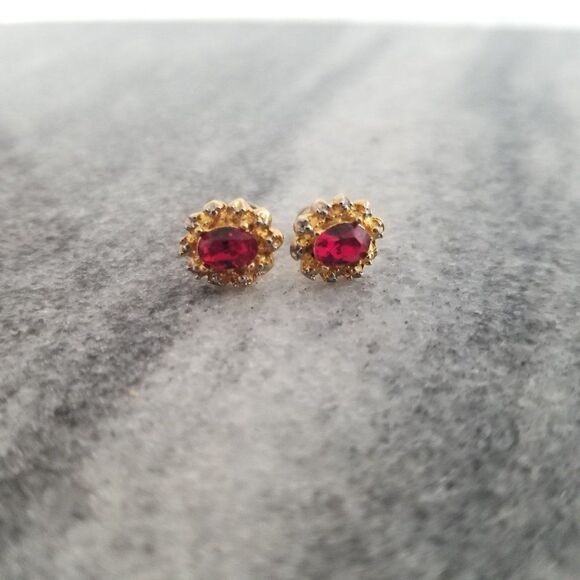 Vintage Little Rhinestone Cluster Post Earrings, Red and White Stones, Ovals - Picture 5 of 5